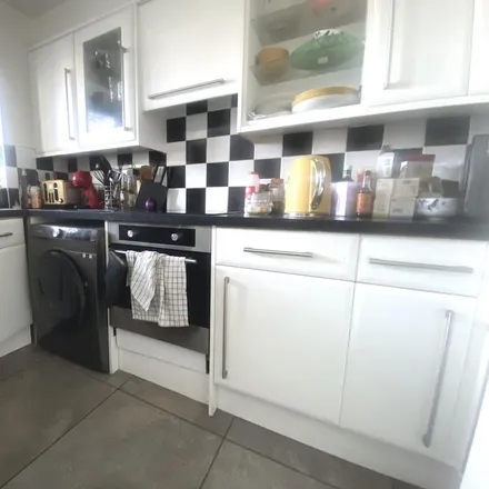 Image 4 - Oakley Close, Grays, RM20 4AN, United Kingdom - Apartment for rent