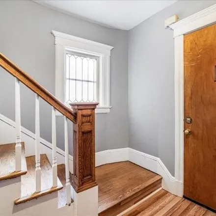 Image 4 - 56 Woodbury Street, Woodside, City of New Rochelle, NY 10805, USA - House for sale