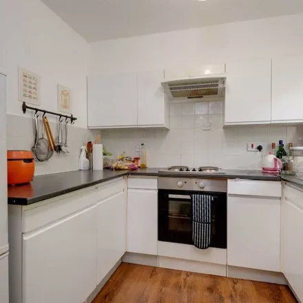 Rent this 2 bed apartment on 27-29 Heddington Grove in London, N7 9SZ