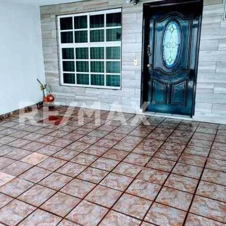 Rent this 3 bed house on Calle Coliseo 24 in 54015 Tlalnepantla, MEX