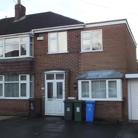 Rent this 4 bed duplex on Dene Brow in Haughton Green, M34 7GG