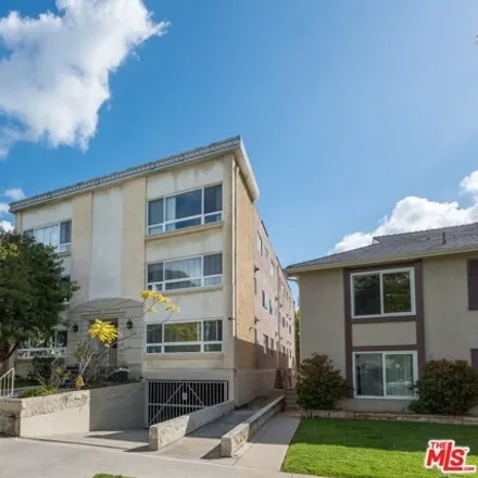 Rent this 1 bed condo on 406 North Palm Drive in Beverly Hills, CA 90210