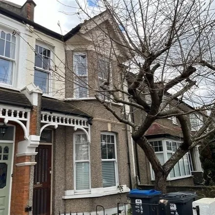Image 9 - Cavendish Road, London, SW19 2EU, United Kingdom - Townhouse for rent