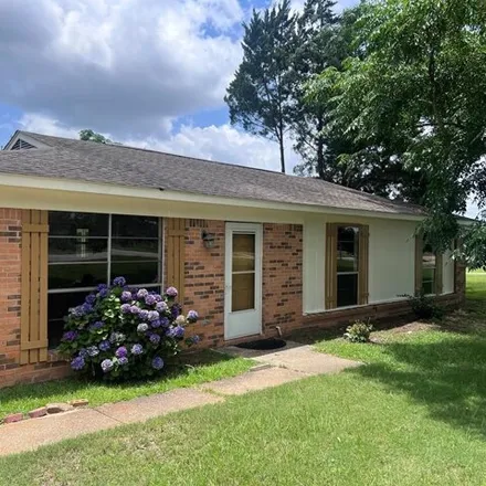 Buy this 3 bed house on Denton Road in Denton Acres, Dothan