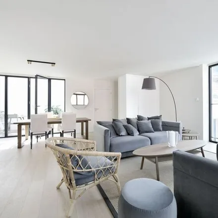 Rent this 2 bed apartment on Rue de la Samaritaine - Samaritanessestraat 16 in 1000 Brussels, Belgium