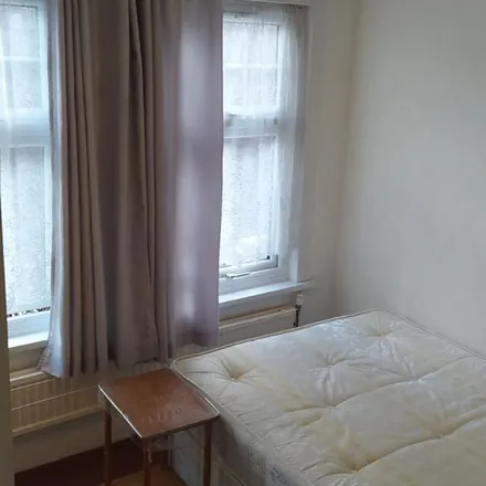 Rent this 1 bed apartment on Hewitt Avenue in London, N22 6QE