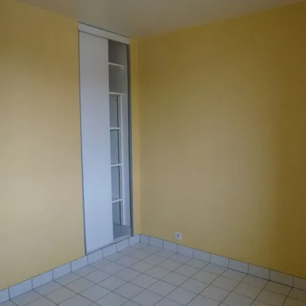 Image 4 - 1 Kerperdrix, 56500 Locminé, France - Apartment for rent