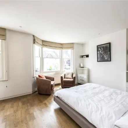 Image 7 - Branksea Street, London, SW6 6TS, United Kingdom - Townhouse for rent