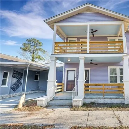 Buy this 4 bed house on Wolf Street in Savannah, GA 31401