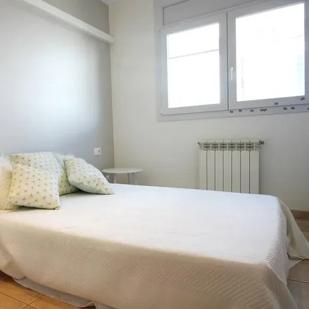 Rent this 6 bed house on 17490 Llançà