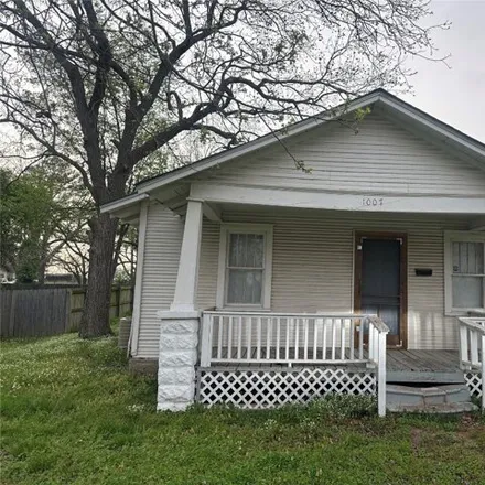 Buy this 3 bed house on 1031 South Broadway Street in Holdenville, OK 74848