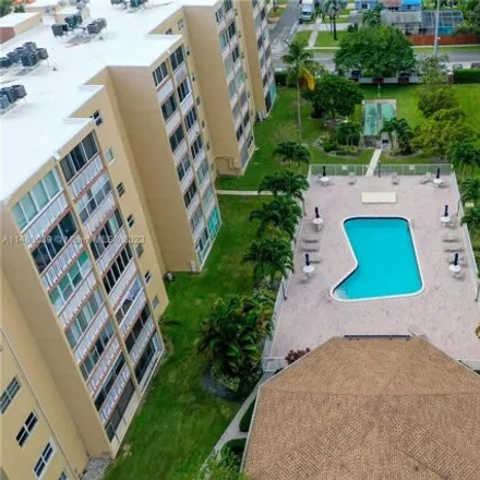 Buy this 1 bed condo on 1346 Northeast 7th Street in Hallandale Beach, FL 33009