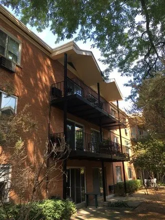 Rent this 1 bed condo on 1636-1640 West Estes Avenue in Chicago, IL 60645