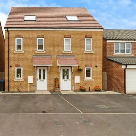Buy this 3 bed duplex on unnamed road in Middlesbrough, TS8 9GE