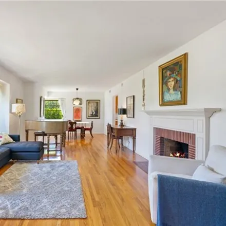 Image 4 - 13613 Valleyheart Drive, Los Angeles, CA 91423, USA - House for sale