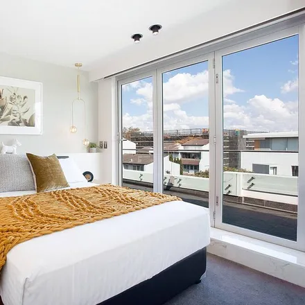 Rent this 2 bed apartment on Cremorne NSW 2090