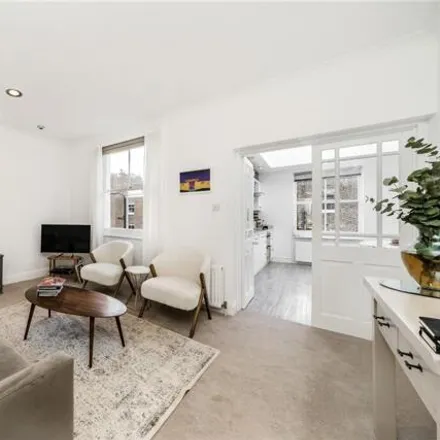Image 1 - 45 Palace Gardens Terrace, London, W8 4RS, United Kingdom - Room for rent