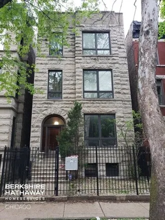 Rent this 3 bed house on 902 West Newport Avenue in Chicago, IL 60657