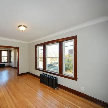 Image 4 - 4101 West Barry Avenue, Chicago, IL 60641, USA - House for rent