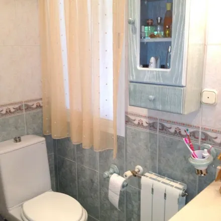 Rent this 1 bed apartment on Vabe Nails in Calle Fontiveros, 18007 Granada