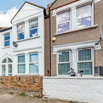 Rent this 2 bed room on 32 Brightwell Crescent in London, SW17 9AS