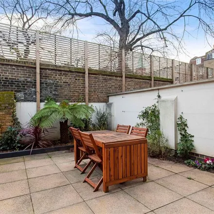 Image 3 - Willow Walk, Angel, London, N1 8BH, United Kingdom - Townhouse for rent