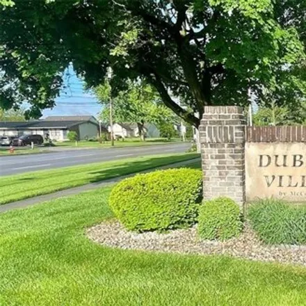 Buy this 2 bed condo on 2474 Dublin Place in Toledo, OH 43614