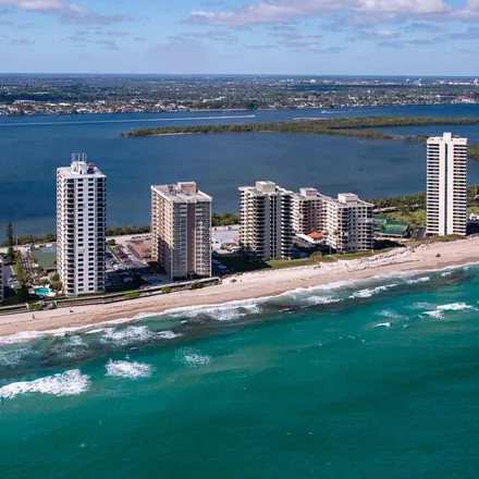 Image 5 - 5430 North Ocean Drive, Palm Beach Isles, Riviera Beach, FL 33404, USA - Apartment for rent