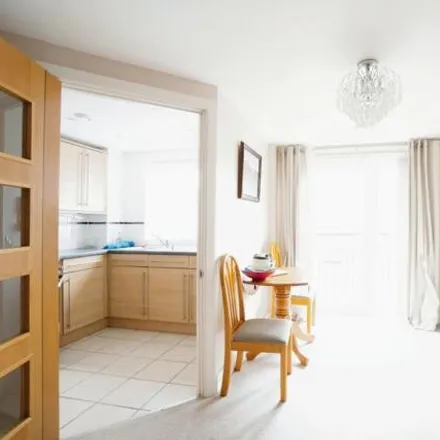 Image 5 - Tythe Court, Romford, Essex, Rm7 - Apartment for sale