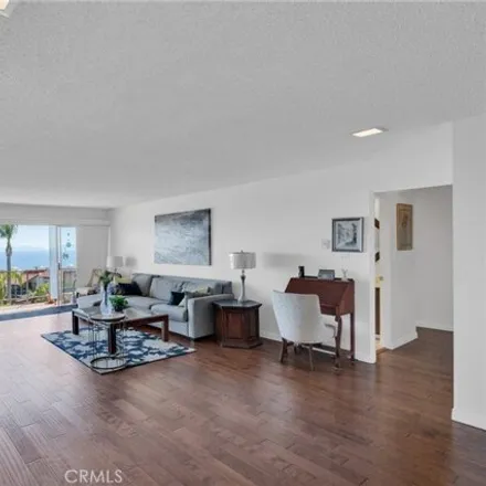 Image 7 - 2235 West 25th Street, Los Angeles, CA 90732, USA - Condo for sale