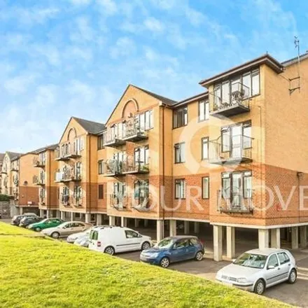 Rent this 1 bed apartment on Knockhall Road in London Road, Greenhithe