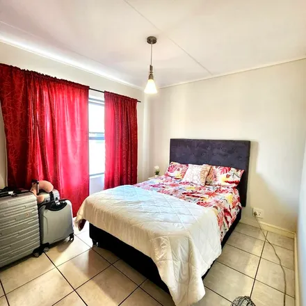 Image 2 - Shanghai Way, Cape Town Ward 100, Western Cape, 7150, South Africa - Apartment for rent