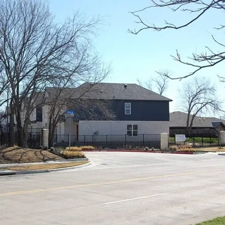 Rent this 3 bed house on 2614 West Park Row Drive in Pantego, Tarrant County