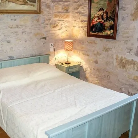 Rent this 3 bed house on 19120 Beaulieu-sur-Dordogne
