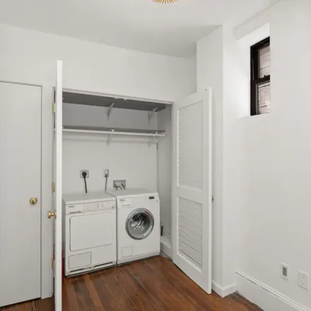 Image 7 - 113 1/2 East 62nd Street, New York, NY 10065, USA - Townhouse for rent