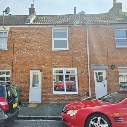 Rent this 2 bed townhouse on Longstone Road in Eastbourne, BN21 3RR