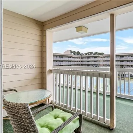 Buy this 2 bed condo on Crab Line Court in Hilton Head Island, SC