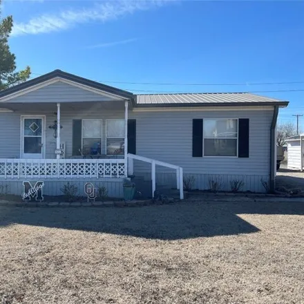 Buy this 3 bed house on 972 West Burt Street in Minco, Grady County