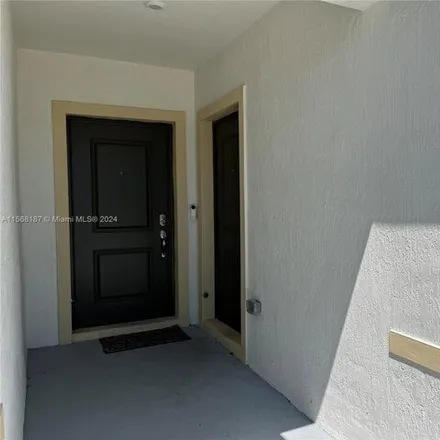 Image 3 - 268 Southwest Tulip Boulevard, Port Saint Lucie, FL 34953, USA - Apartment for rent