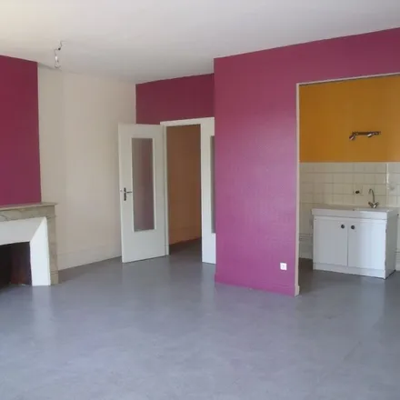 Rent this 3 bed apartment on Préfecture de la Meuse in 40 Rue du Bourg, 55000 Bar-le-Duc