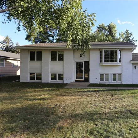 Image 1 - 3217 West 87th Street, Bloomington, MN 55431, USA - House for sale