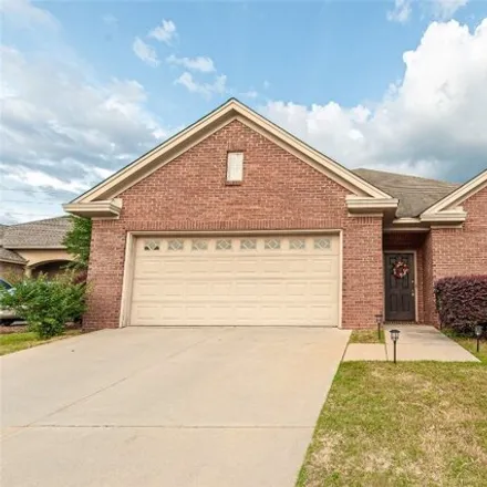 Buy this 3 bed house on 776 Briarcliff Place in Prattville, AL 36066