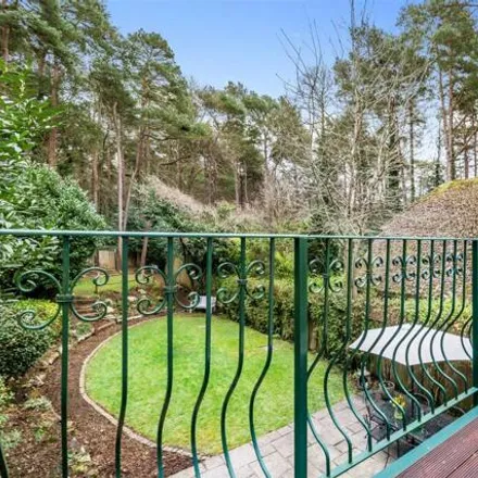Image 2 - Crowthorne Road, Crowthorne, RG45 7PW, United Kingdom - House for sale