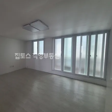 Rent this 3 bed apartment on 서울특별시 도봉구 방학동 719-9