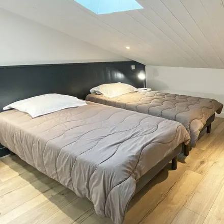 Rent this 2 bed apartment on 17580 Le Bois-Plage-en-Ré