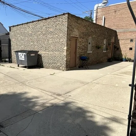 Image 2 - 4247-4251 West Division Street, Chicago, IL 60651, USA - House for sale