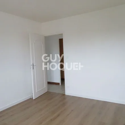 Rent this 5 bed apartment on 1 les Mesleries in 53200 Prée-d'Anjou, France