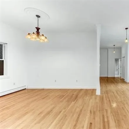 Image 4 - Palisade Avenue at Ferry Street, Palisade Avenue, Jersey City, NJ 07087, USA - Condo for sale