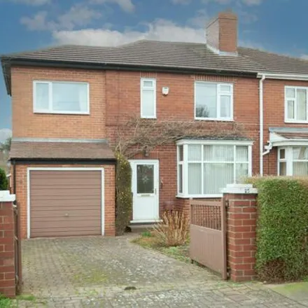 Buy this 3 bed duplex on Broom Avenue in Rotherham, S60 3NG