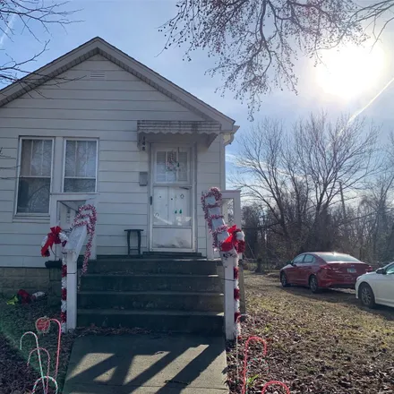 Buy this 1 bed house on 148 South 34th Street in Belleville, IL 62226